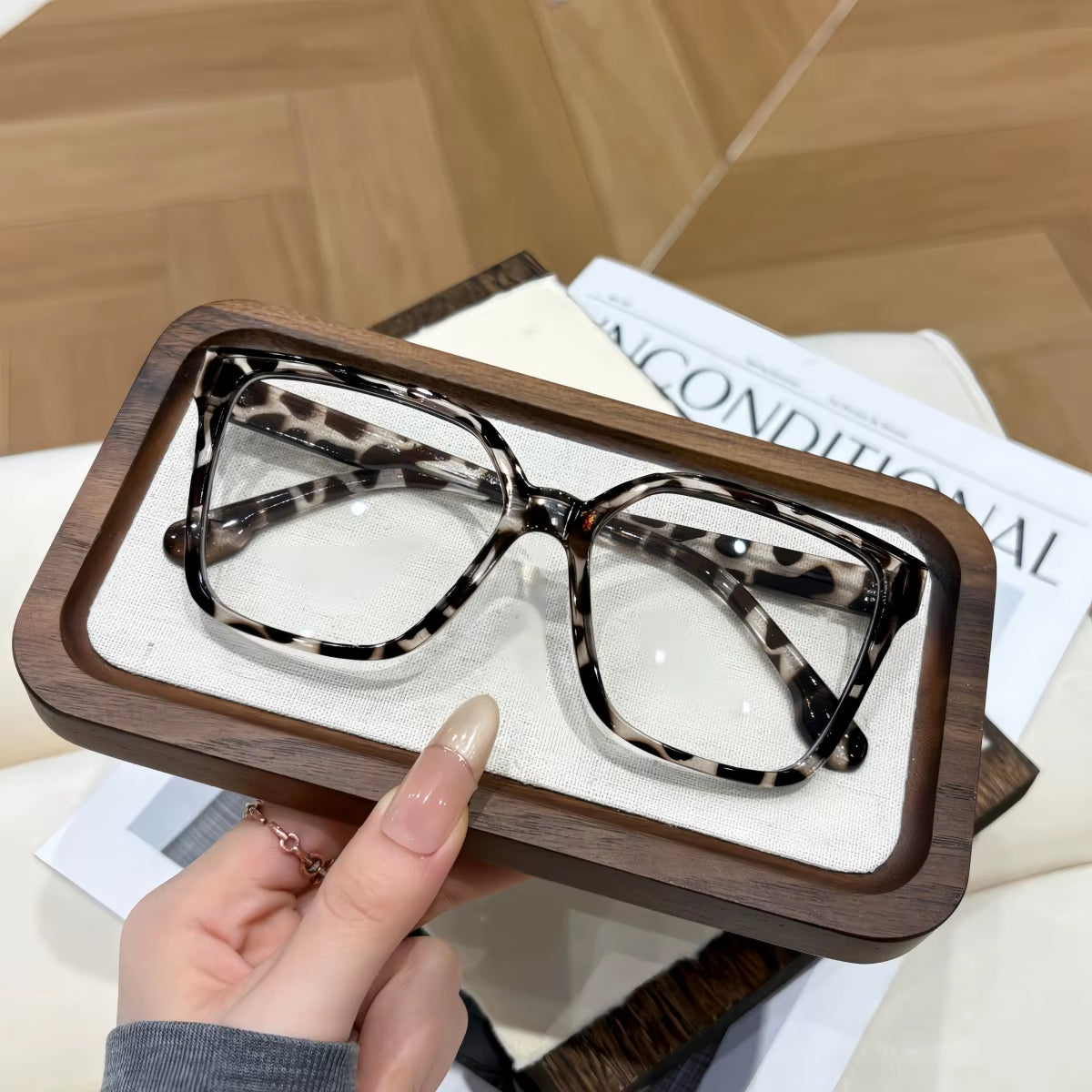 European and American Retro Style anti Blue Light Glasses Trend Versatile for Watching TV, Mobile Phones, Computers, and Protect