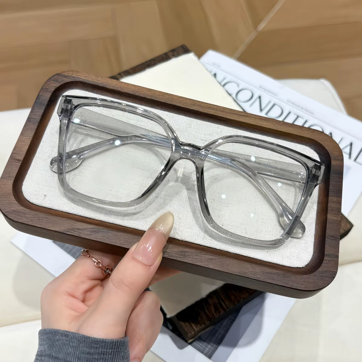 European and American Retro Style anti Blue Light Glasses Trend Versatile for Watching TV, Mobile Phones, Computers, and Protect